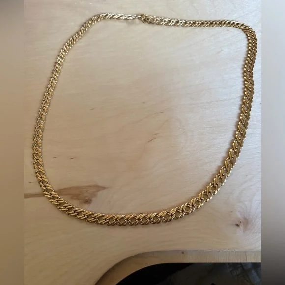 Cubian Link Gold Chain Necklace - Picture 2 of 3